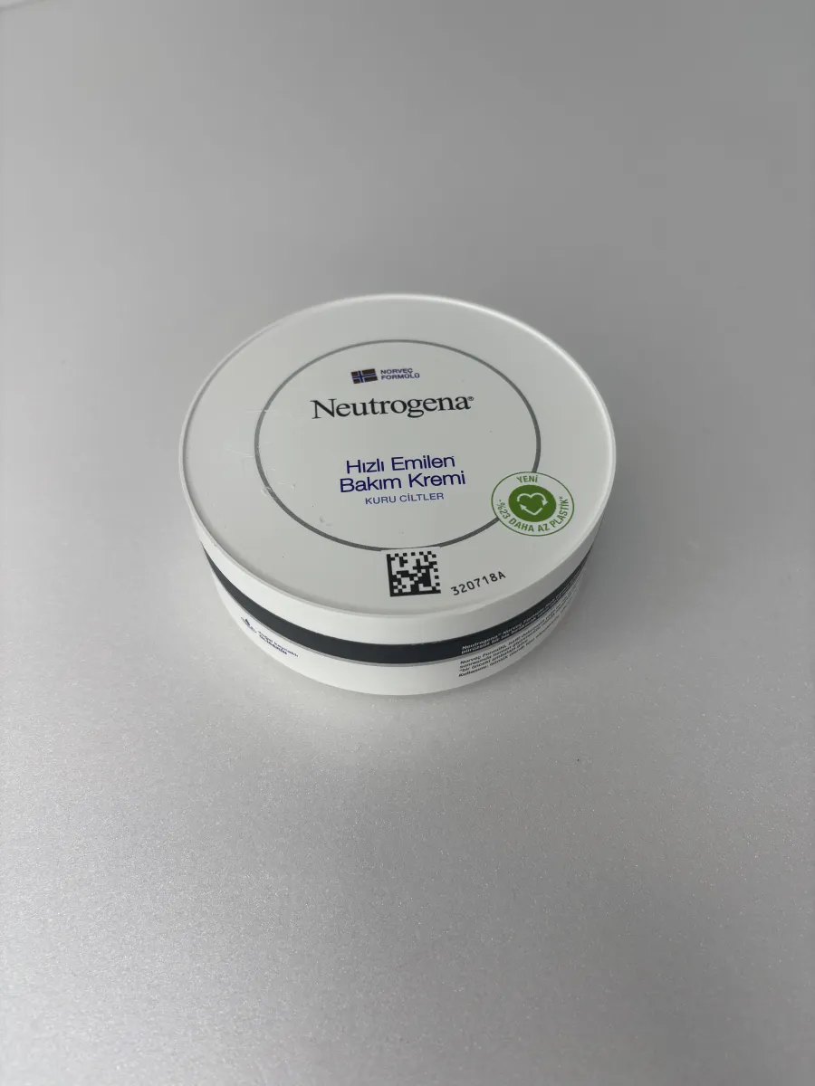 **کرم Neutrogena**